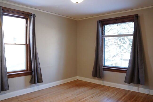 Photo - AVAILABLE JUNE - 3 BED 1 BATH