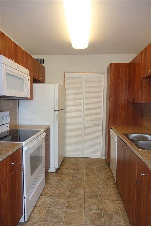 Photo - 4088 N Pine Island Rd Unidad 409