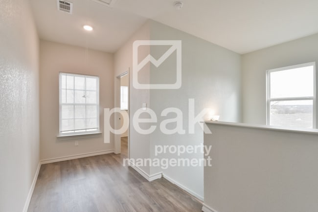 Photo - $1375! 2Bed/1.5bath Duplex Available for Rent!