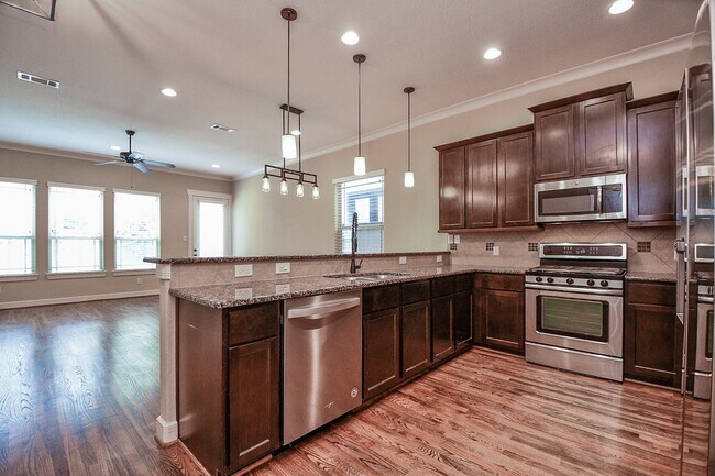 Photo - 5615 Kiam St