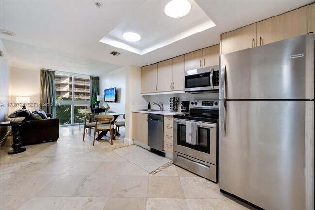 2951 S Bayshore Dr Unit 815