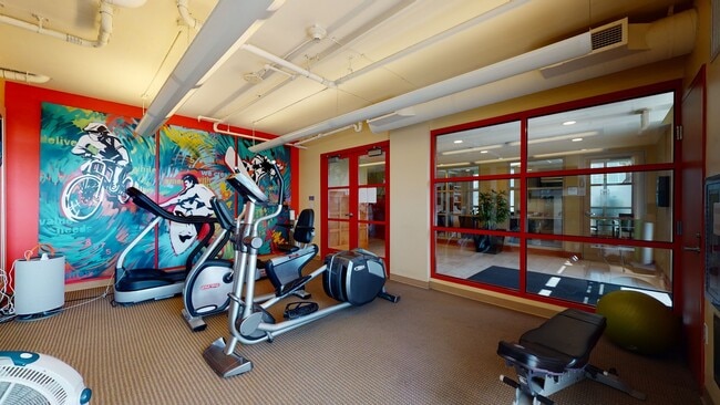 Photo - 175 W St James St Unidad 1202