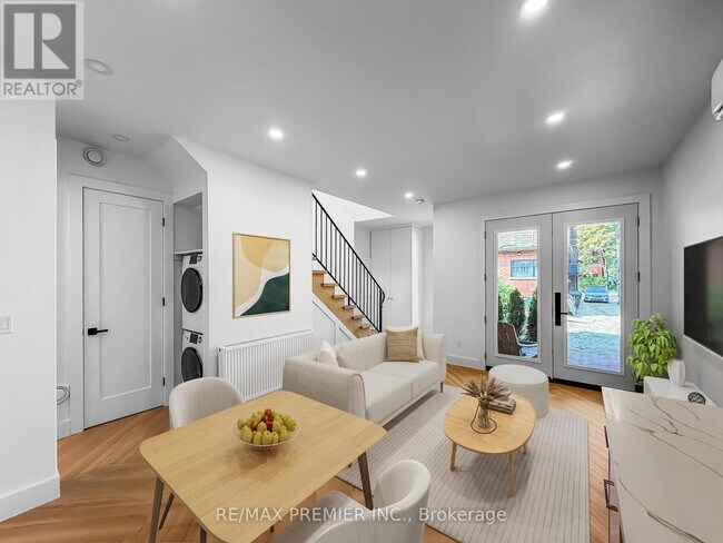 Photo - 755 Dufferin St