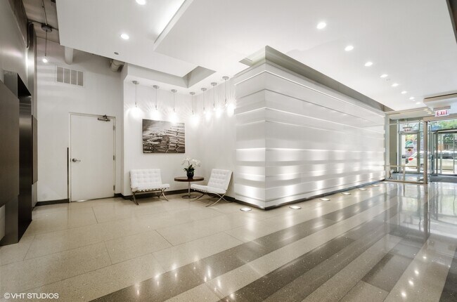 Photo - 1305 S Michigan Ave