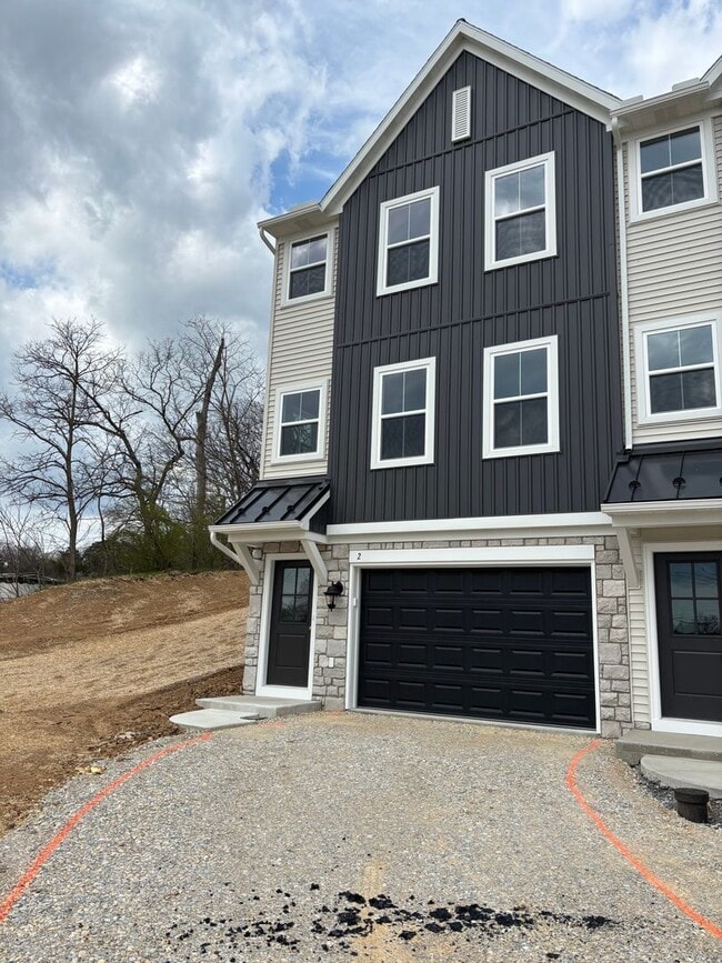 Building Photo - New Build! 3 Bedroom, 2.5 Bath NOW AVAILABLE!