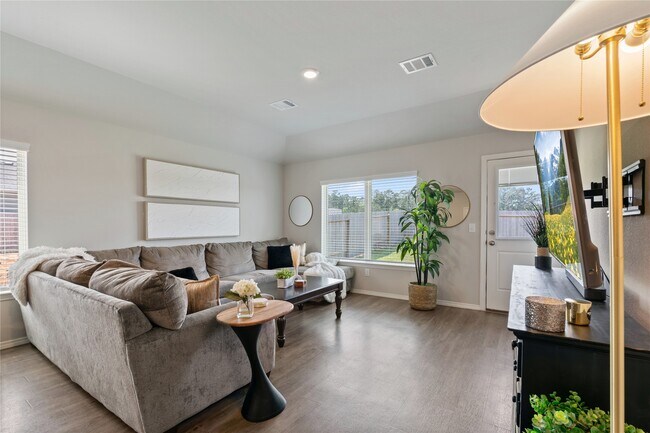 Photo - 534 Dalloway St