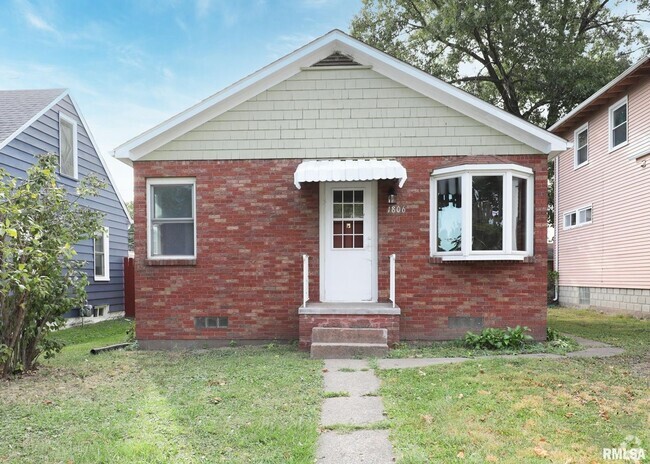 Building Photo - Two Bedroom House with Two Car Garage