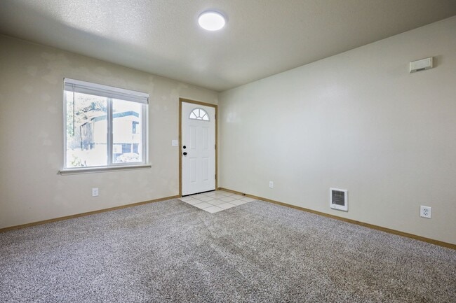 Photo - 4bed/2.5 Bathroom house - SE Portland