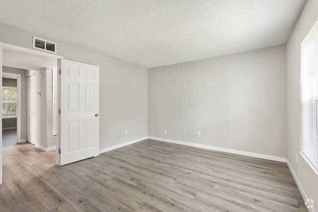 3BR, 2BA - 1194SF - Primary Bedroom
