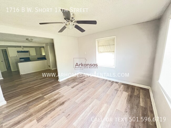 Photo - 1716 W Short 17th St