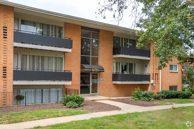 Photo - Laurel Pines