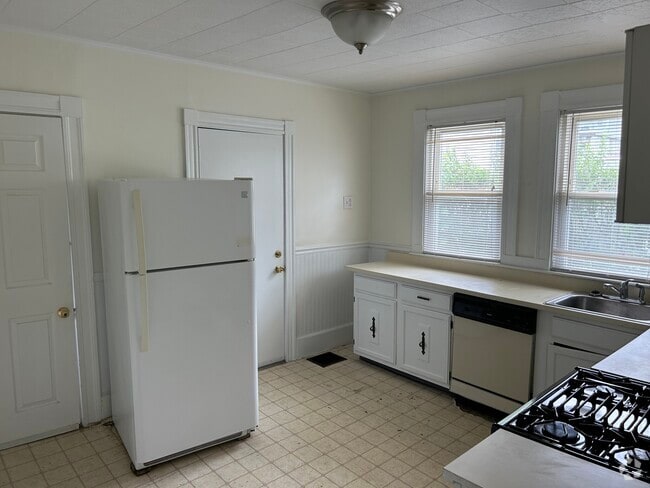 Building Photo - 27R Albion St Unit 1 Rental