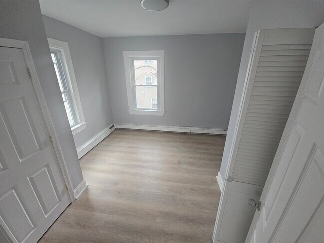 Photo - 10 Ashley St Unit #1