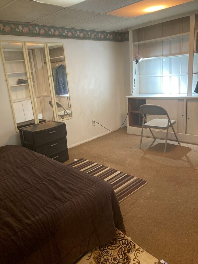 Twin size bed/clothing unit bdrm - 764 Lenore Ln Unit 2