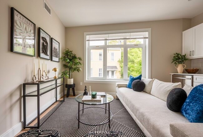 Photo - 394 McGrath Hwy Unit 303