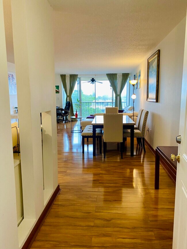 Photo - 1750 NE 191st St Unit 600