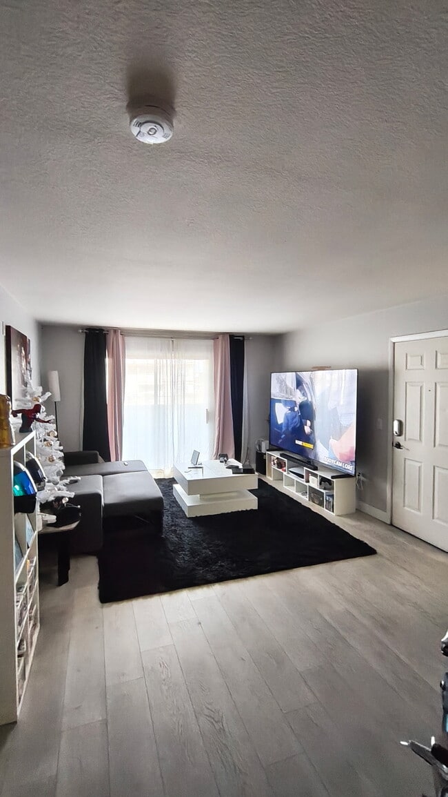 Building Photo - 5055 W Hacienda Ave Unit 1218