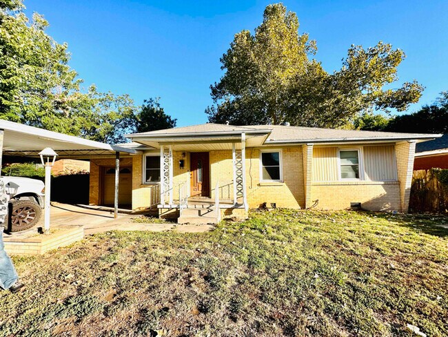 Photo - 1211 NW Logan Ave