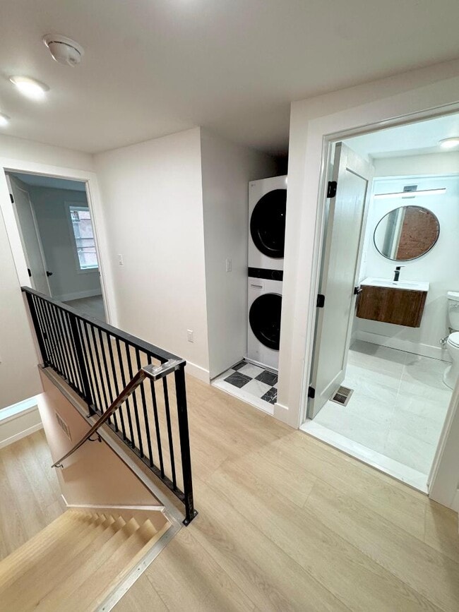 Photo - 118 E Huntingdon St