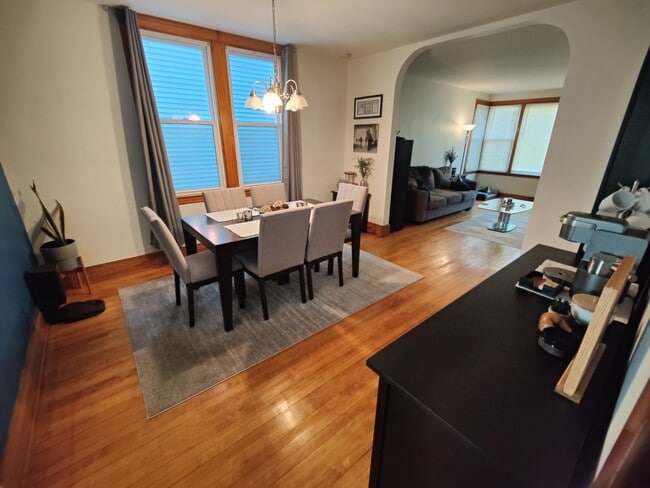 Photo - 3547 N Marshfield Ave Unidad #1