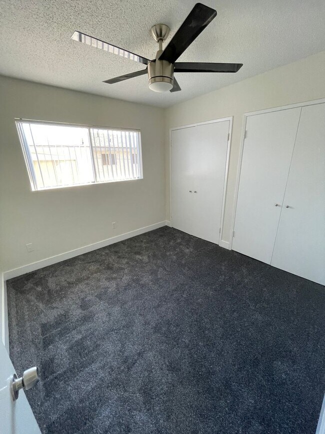 2120 Vanderbilt Ln