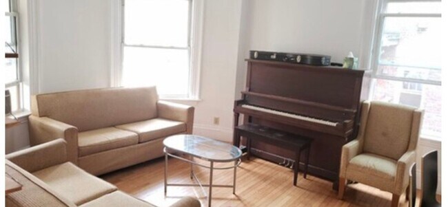 Building Photo - Brookline 6-Bed/3-Bath with Laundry in Unit