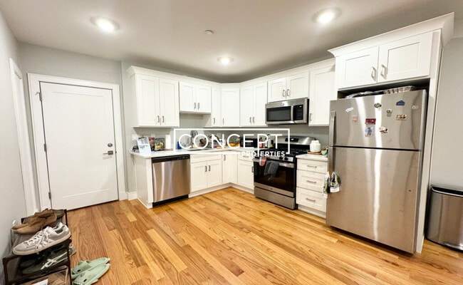 Photo - 1619 Tremont St Unidad 2B Rental