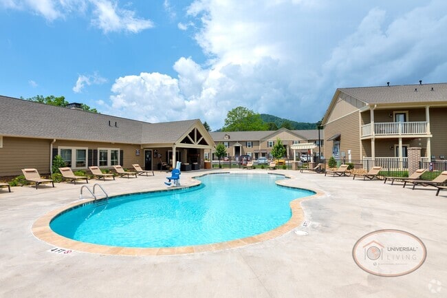 Saltwater Swimming Pool - The Villas at Avery Creek Rental