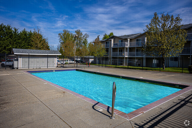 Glenbrooke - Glenbrooke Apartments