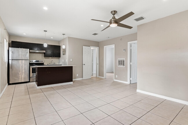 Photo - 709 SW 13th Ave Unit 2