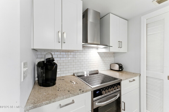 Photo - 658 Summer Pl