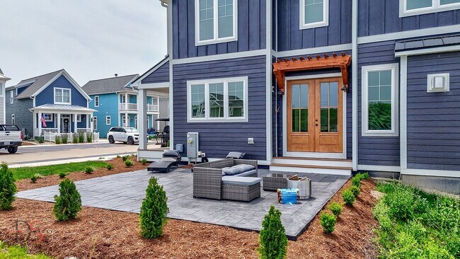 Photo - 208 Leeward Way