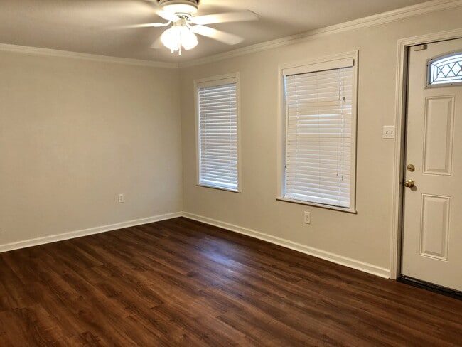 Photo - Totally updated 3br/2ba cottage by LSU with all new appl, 2nd house from River Road