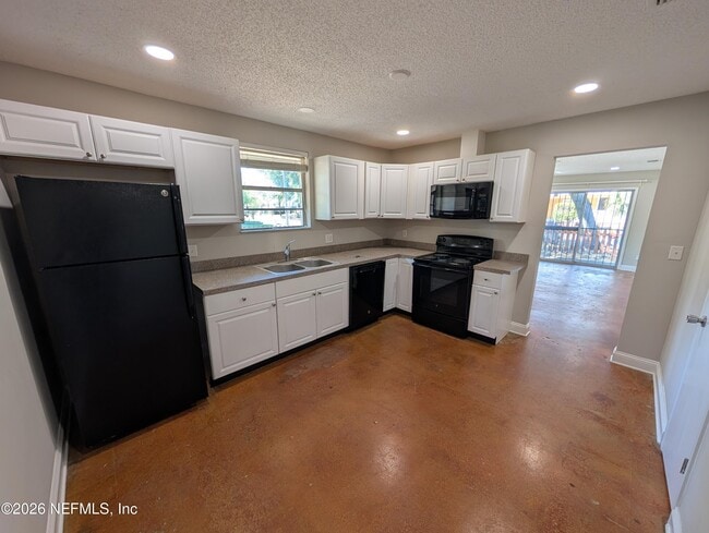 Photo - 2063 N Laura St