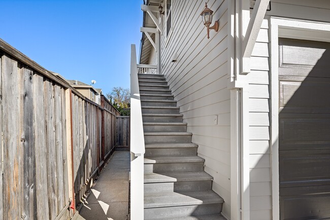 Photo - 2025 Northfield Dr