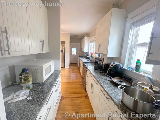 Photo - 281 Alewife Brook Pkwy Unidad #2