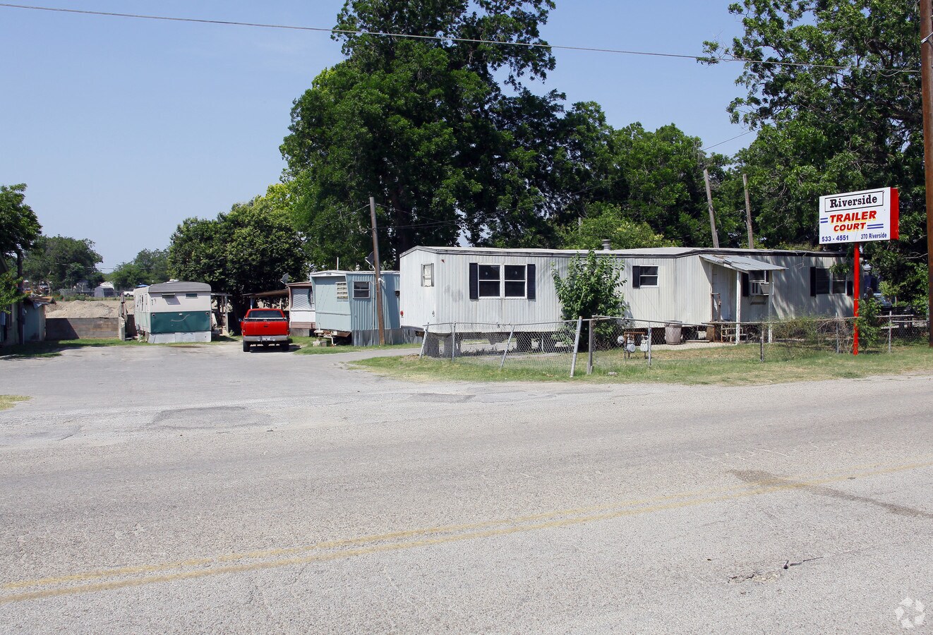 Photo - Riverside Trailer Court Apartments