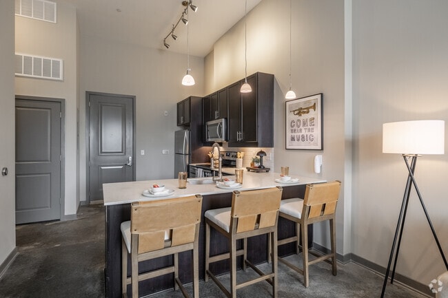 1BR, 1BA - A5 - 705SF - Dining Area