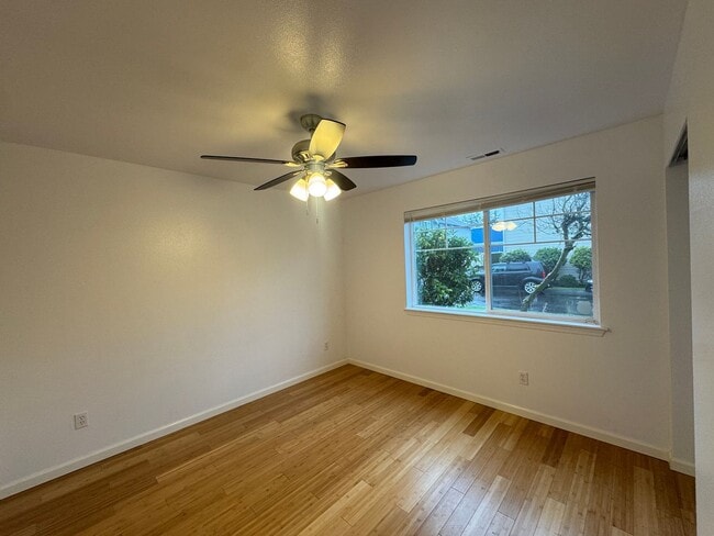 Photo - 11219 3rd Ave E