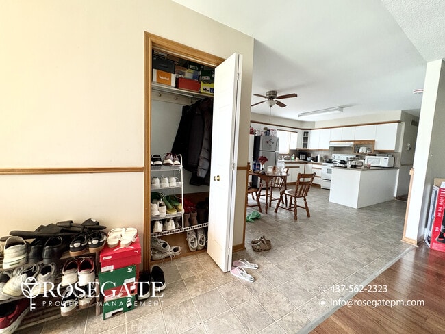 Photo - Spacious 2-Bedroom Main Level Apartment with Garage & Backyard – Welland Unit 1