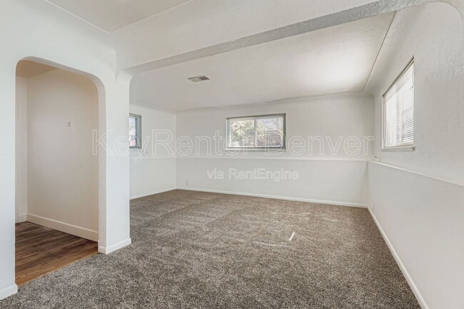 Photo - 3249 Steele St