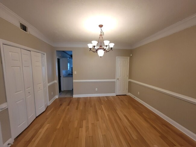 Photo - 211 Brook Ct