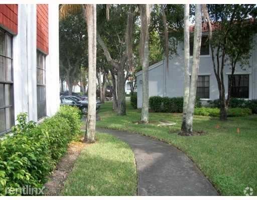 Building Photo - 3 br, 2 bath Condo - 11956 NW 11th St 1195...