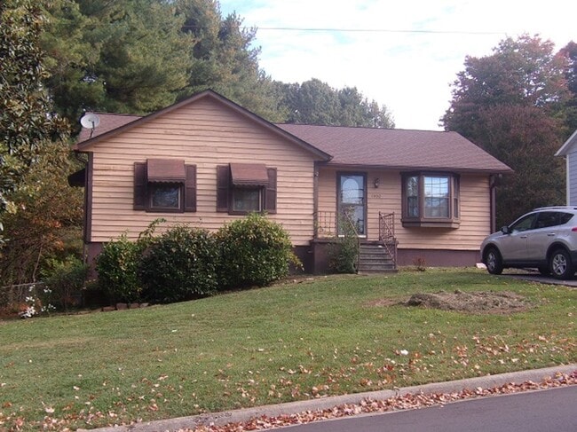 4BR 3BA SFH with Full Finished Basement - 4BR 3BA SFH with Full Finished Basement