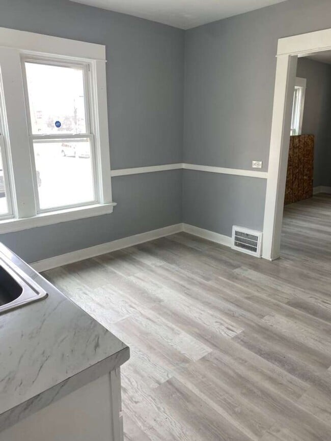 Photo - 792 London Rd Unidad Down