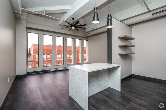 1BR, 1BA - 735 SF