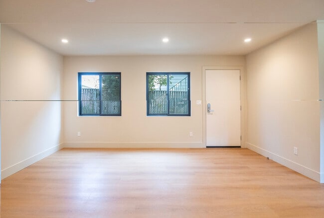 Photo - 4541 1/2 Melbourne Ave