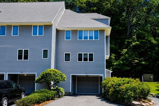 Building Photo - 701 Sherwood Forest Ln