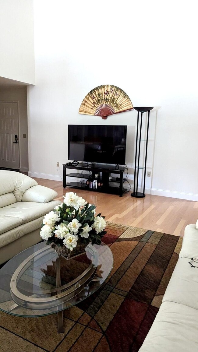 Photo - 100 Cape Pointe Cir