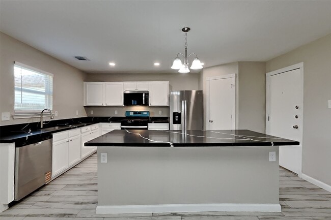 Photo - 7750 Shavano Ln